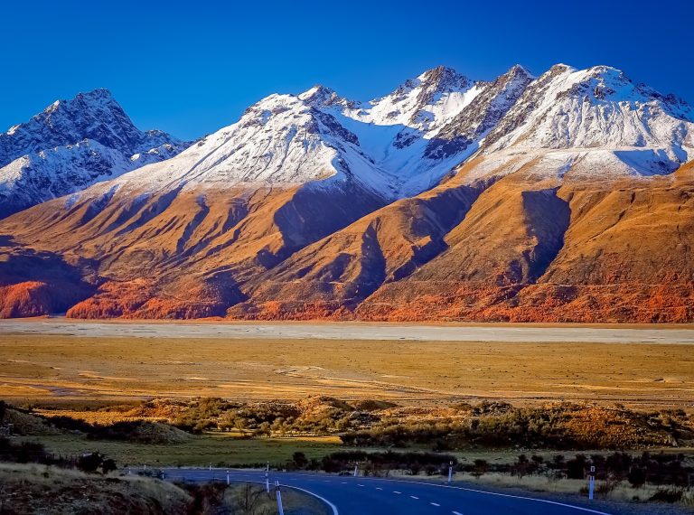 Mountain Scenery of New Zealand South Island Mountain Scenery of New Zealand South Island